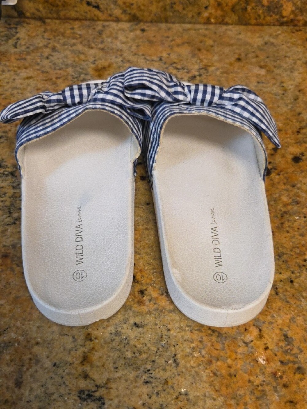 White Women Slide Sandals with Navy Gingham Bow Sz 10 - Picture 3 of 5